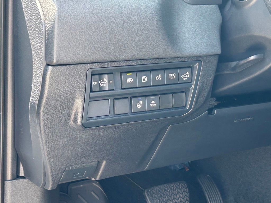 Used 2024 Toyota Tundra Limited AWD/4WD image 35
