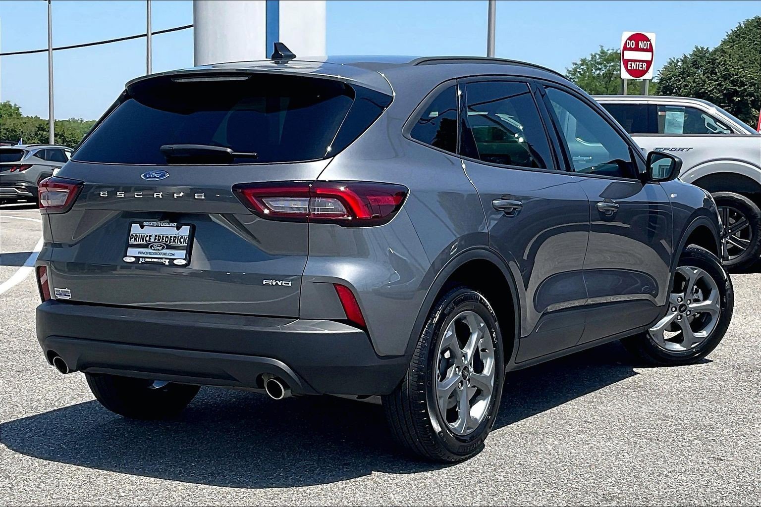 Certified 2025 Ford Escape ST-Line AWD/4WD image 12