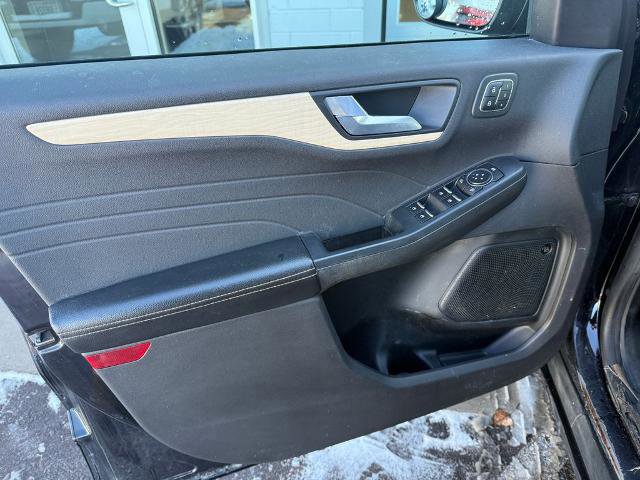 Certified 2022 Ford Escape Titanium w/ Titanium Elite Package image 24