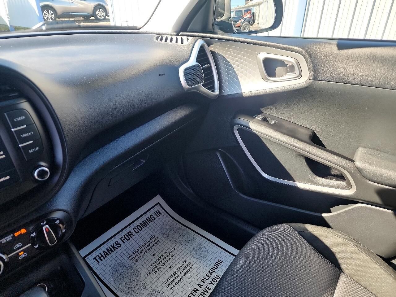 Used 2023 Kia Soul LX w/ Option Group 015 image 18