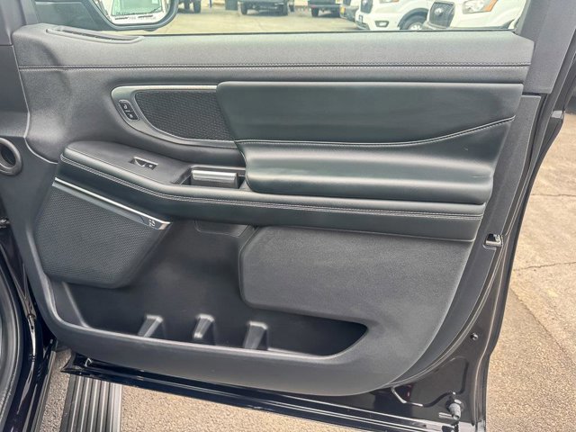 Certified 2025 Ford Expedition Platinum w/ Stealth Appearance Package image 35