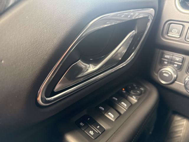 Used 2023 GMC Yukon AT4 AWD/4WD image 16
