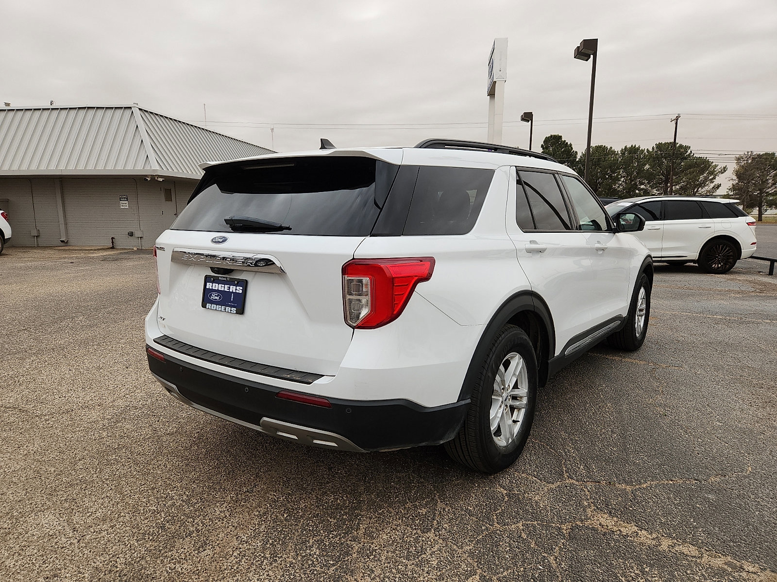 Certified 2023 Ford Explorer XLT w/ Equipment Group 202A image 5