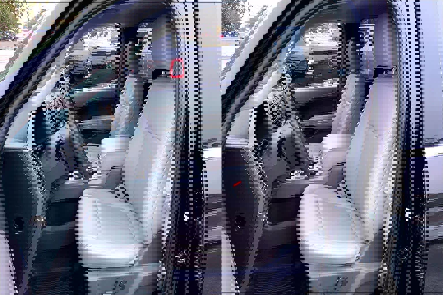 Certified 2021 Ford Expedition XLT image 7