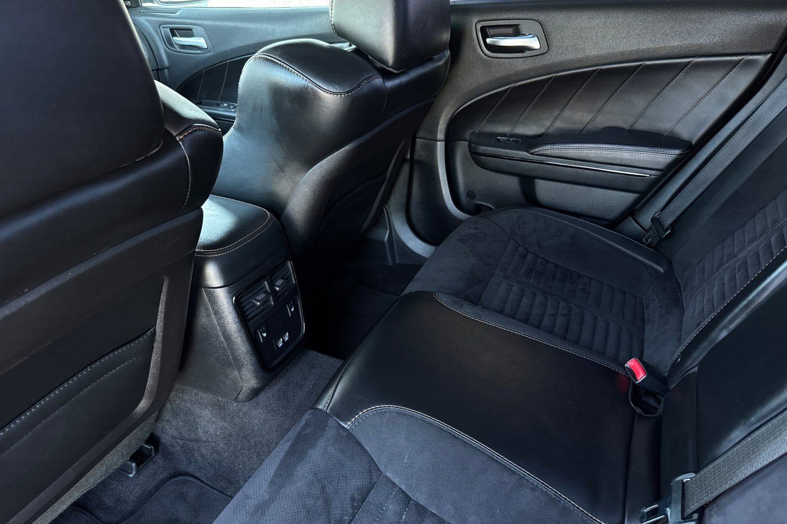 Used 2018 Dodge Charger R/T RWD image 13