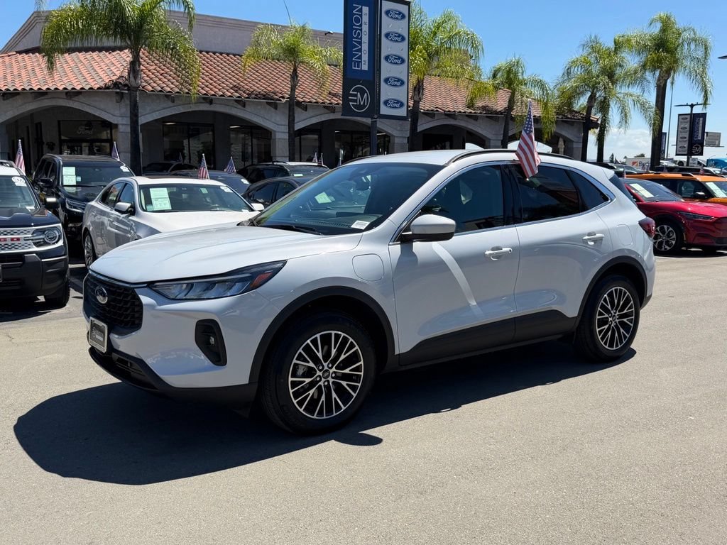 Certified 2025 Ford Escape SE FWD image 6