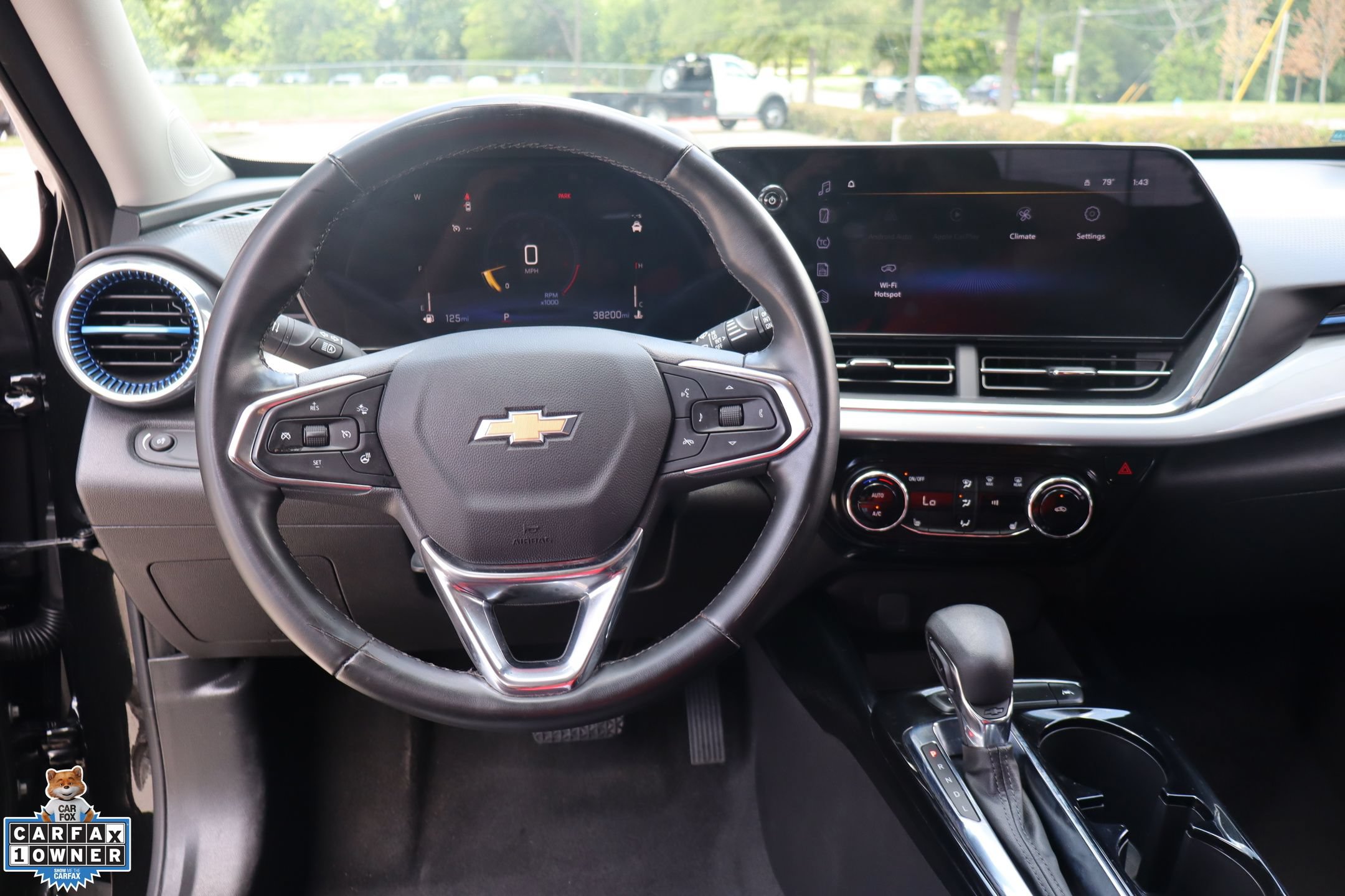 Used 2025 Chevrolet Trax LT w/ LT Convenience Package FWD image 19