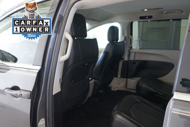 Used 2023 Chrysler Pacifica Touring-L FWD image 28