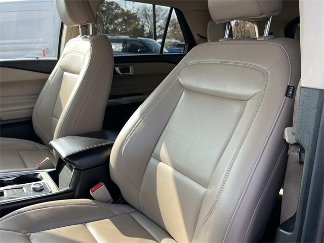 Certified 2021 Ford Explorer XLT w/ Equipment Group 202A image 31