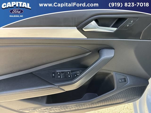 Used 2025 Volkswagen Jetta Sport FWD image 20