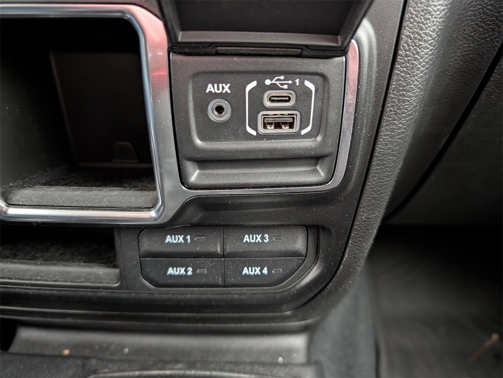 Used 2022 Jeep Gladiator Sport image 18