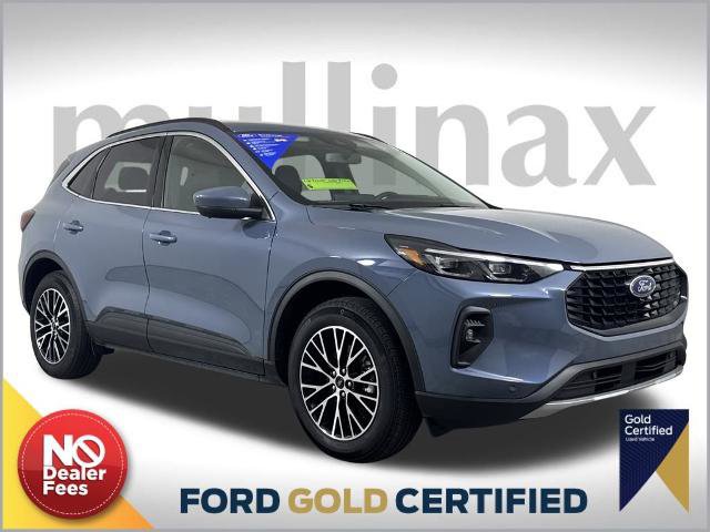 Certified 2025 Ford Escape SE w/ PHEV Premium Package image 1
