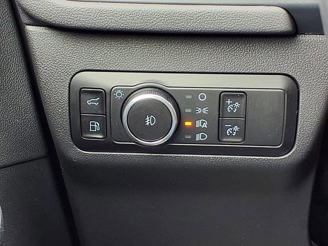 Certified 2025 Ford Escape SE w/ Class II Trailer Tow Package image 23