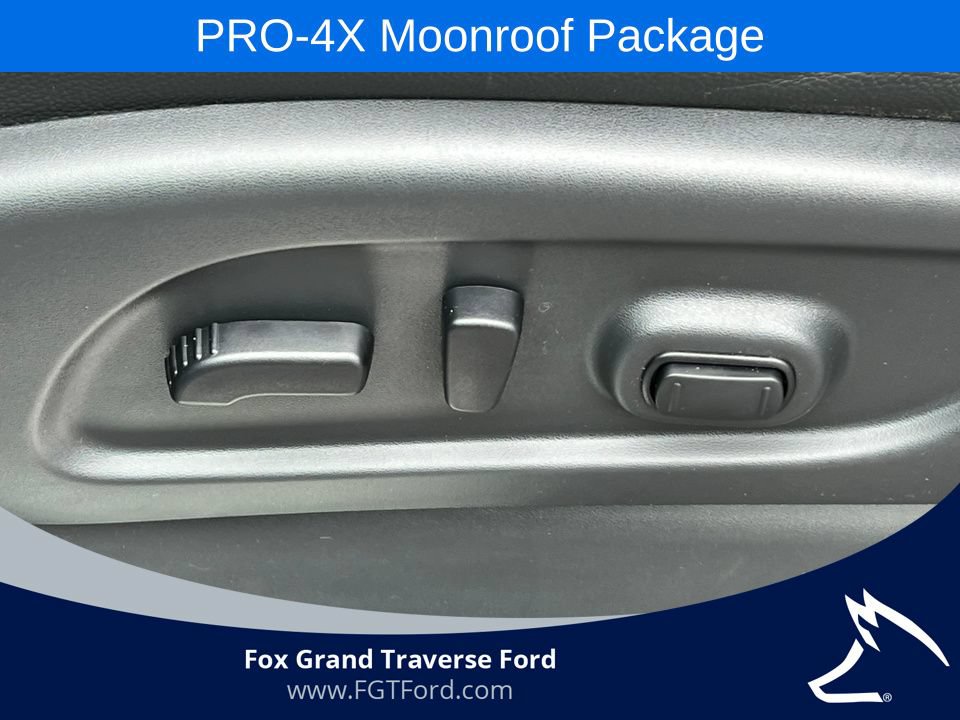 Used 2022 Nissan Titan PRO-4X w/ Pro-4x Convenience Package AWD/4WD image 11