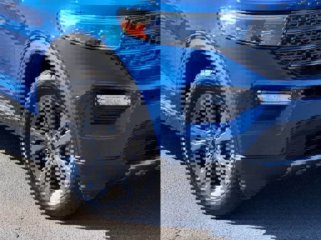 Certified 2022 Ford Explorer XLT w/ Equipment Group 202A image 45