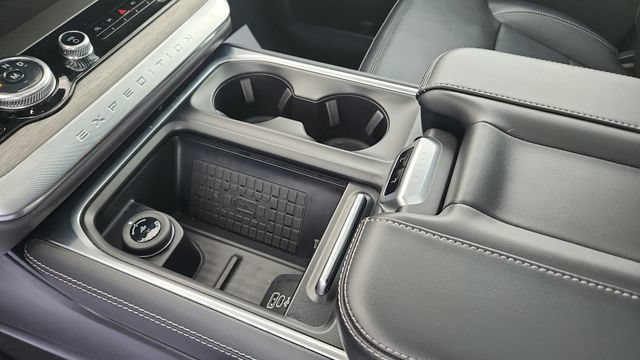 Certified 2025 Ford Expedition Platinum AWD/4WD image 16