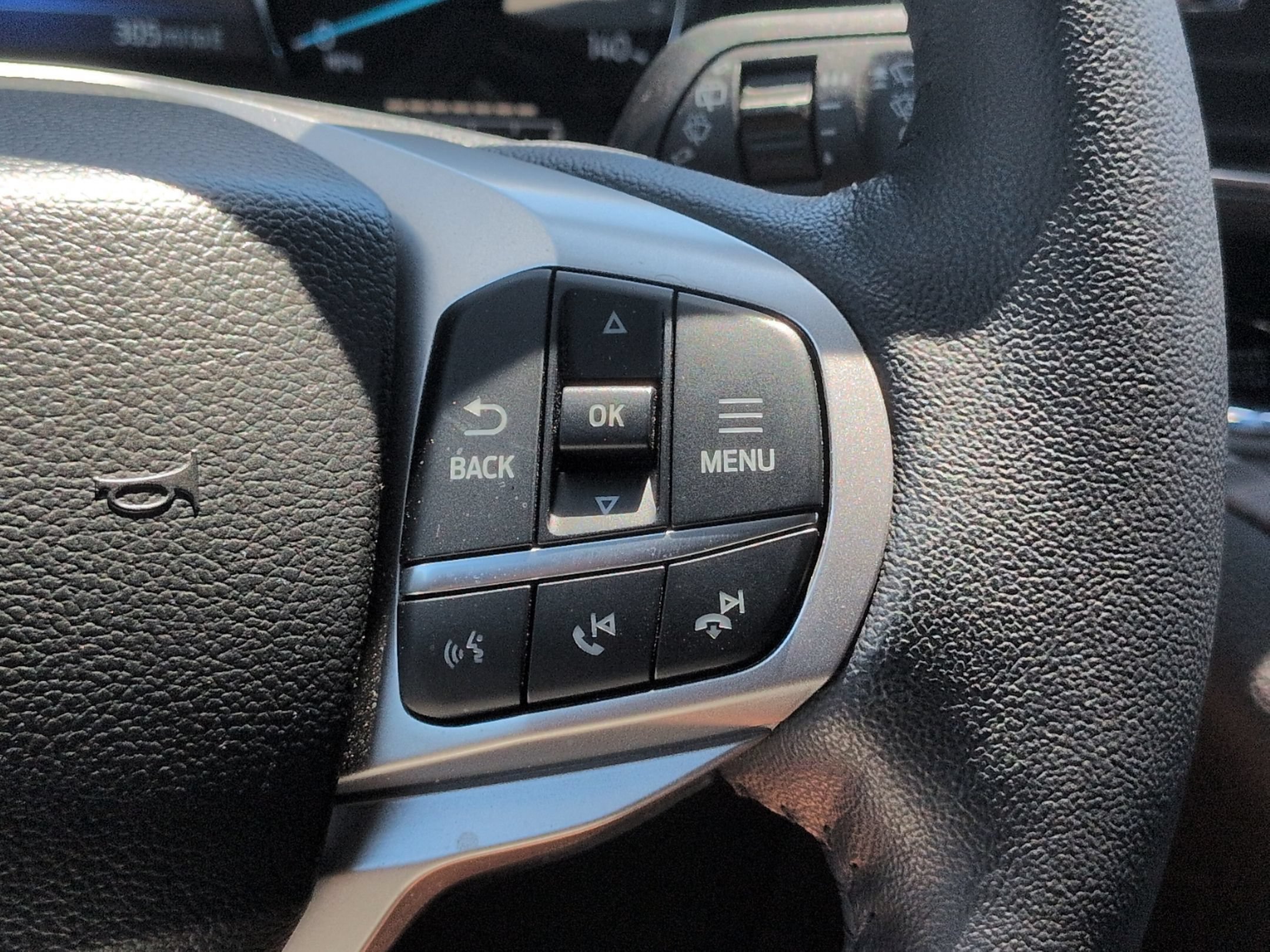 Certified 2023 Ford Explorer Limited w/ Limited Technology Package RWD image 19