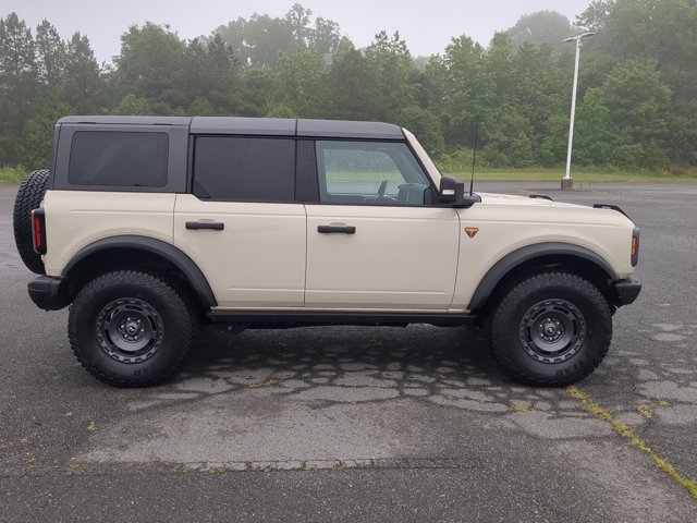 Certified 2025 Ford Bronco Badlands AWD/4WD image 3