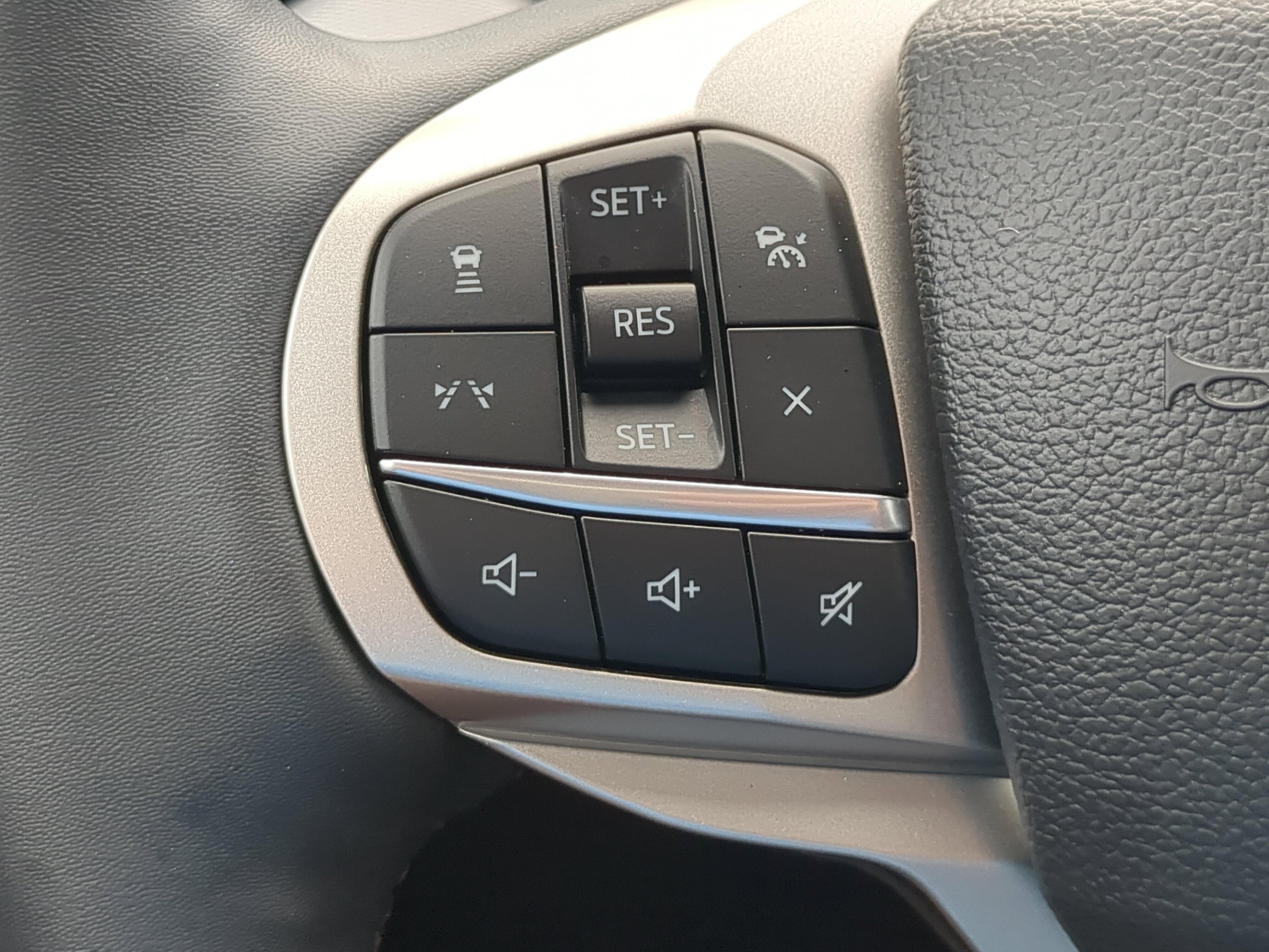 Certified 2025 Ford Explorer Active w/ Active Comfort Package RWD image 23