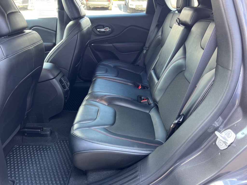 Used 2022 Jeep Cherokee Trailhawk image 19