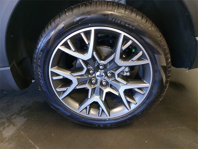 Certified 2025 Ford Explorer Platinum w/ Ultimate Package image 32