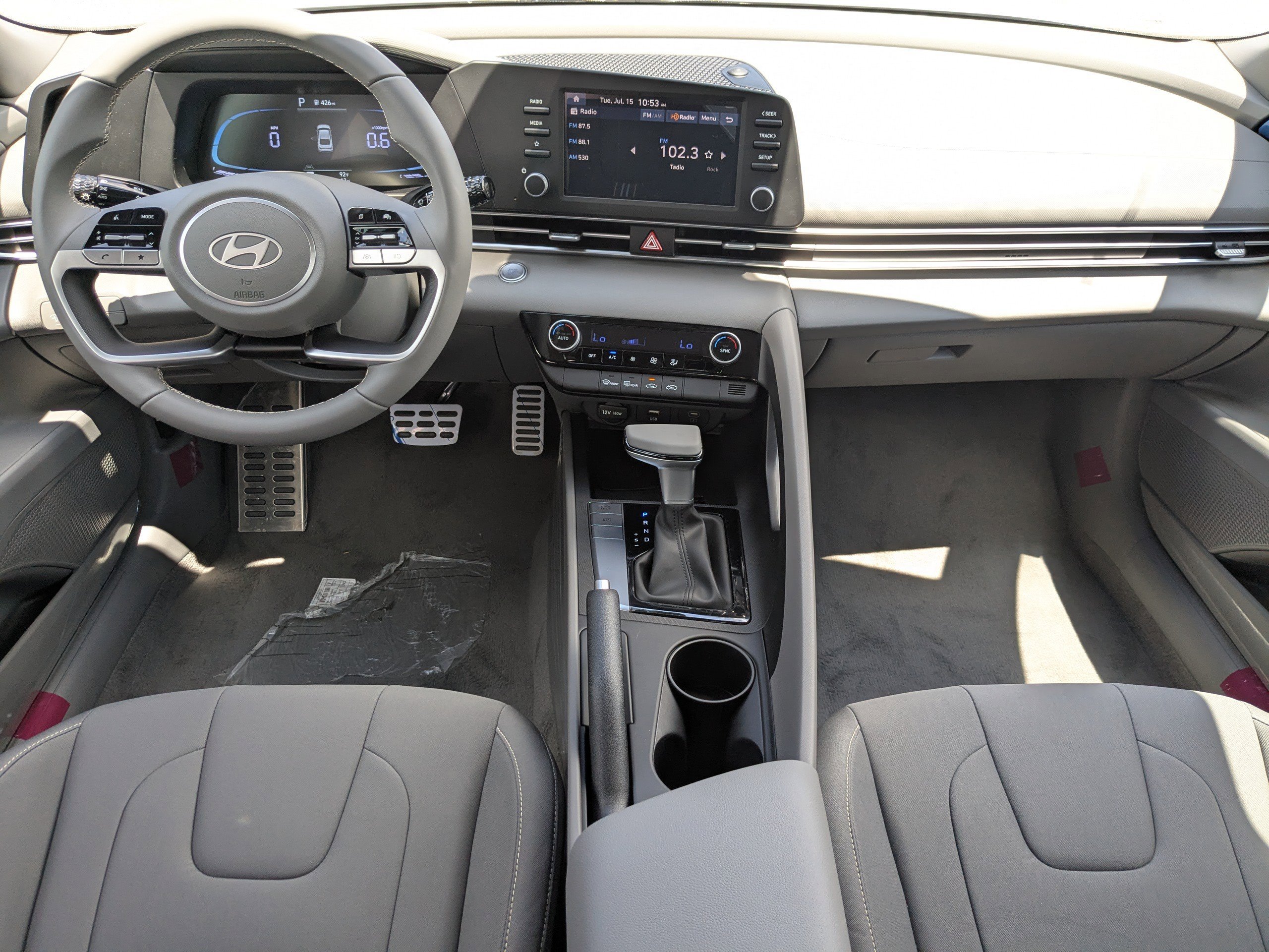 Used 2025 Hyundai Elantra Sport FWD image 3