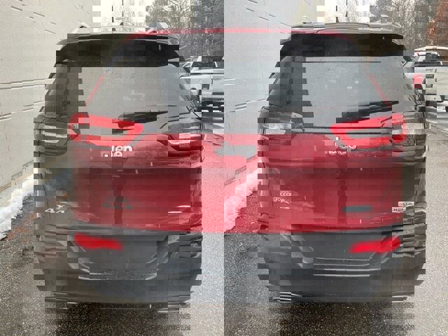 Used 2017 Jeep Cherokee Latitude w/ True North Edition image 4