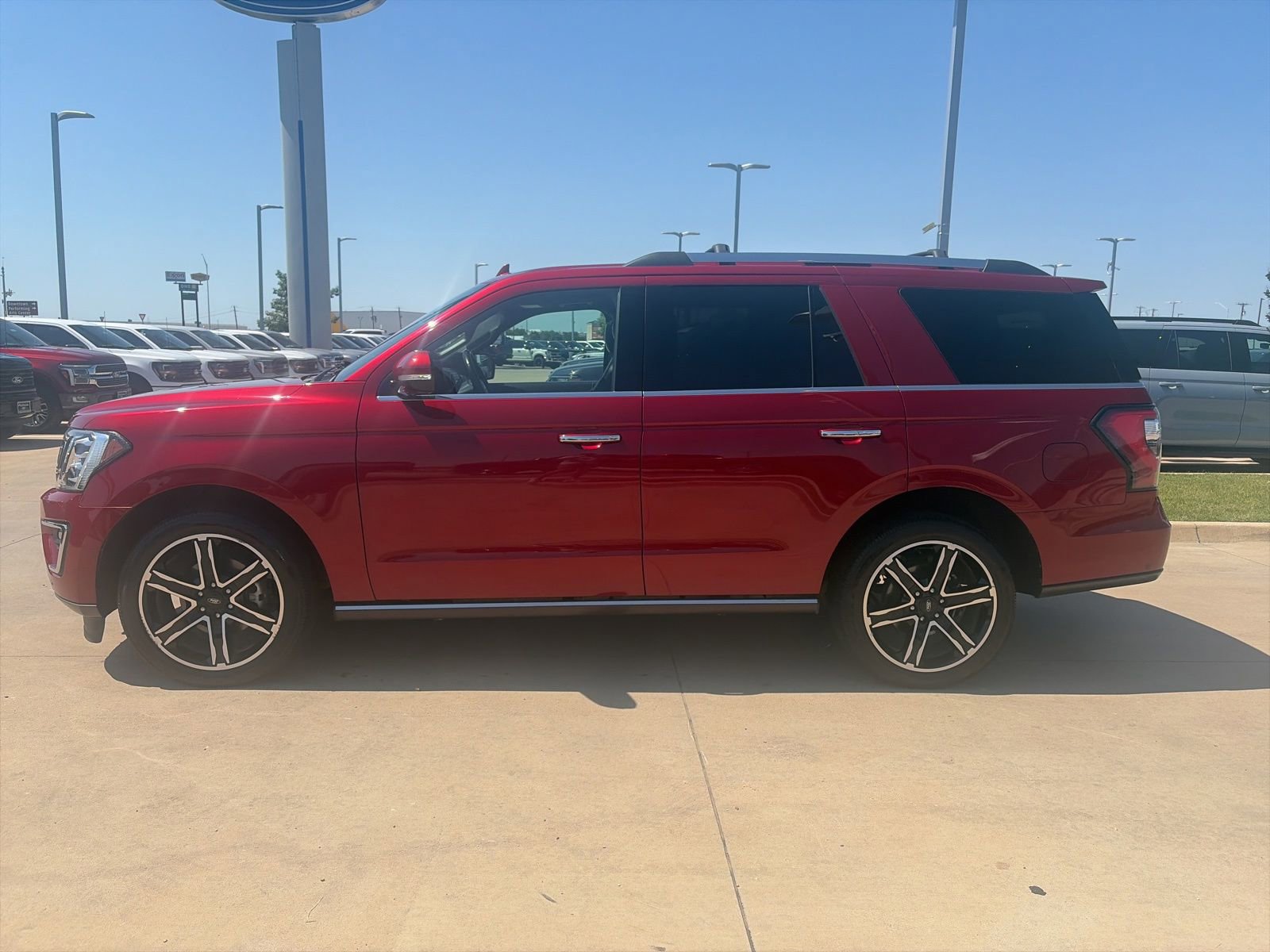 Certified 2019 Ford Expedition Limited w/ Texas Edition Package RWD image 2