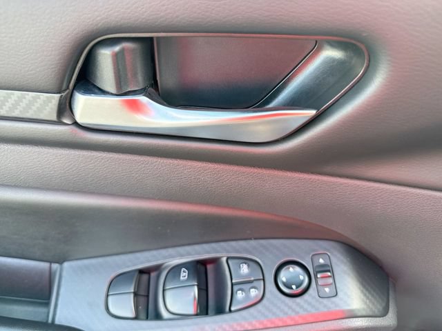 Used 2025 Nissan Altima 2.5 SV FWD image 13