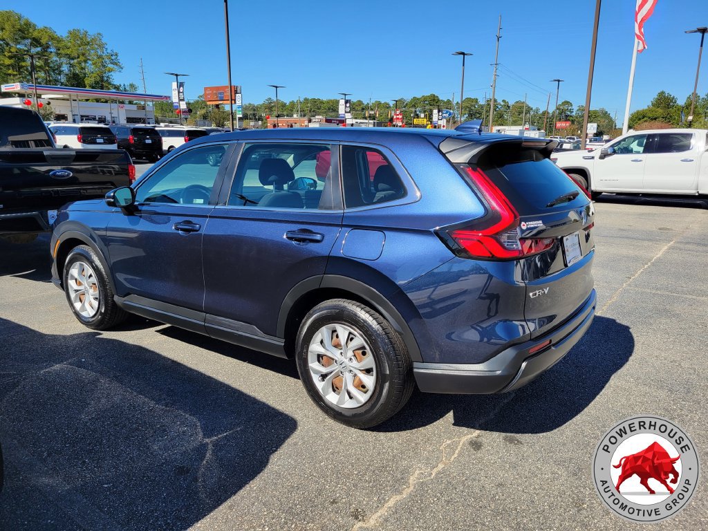 Used 2023 Honda CR-V LX image 3