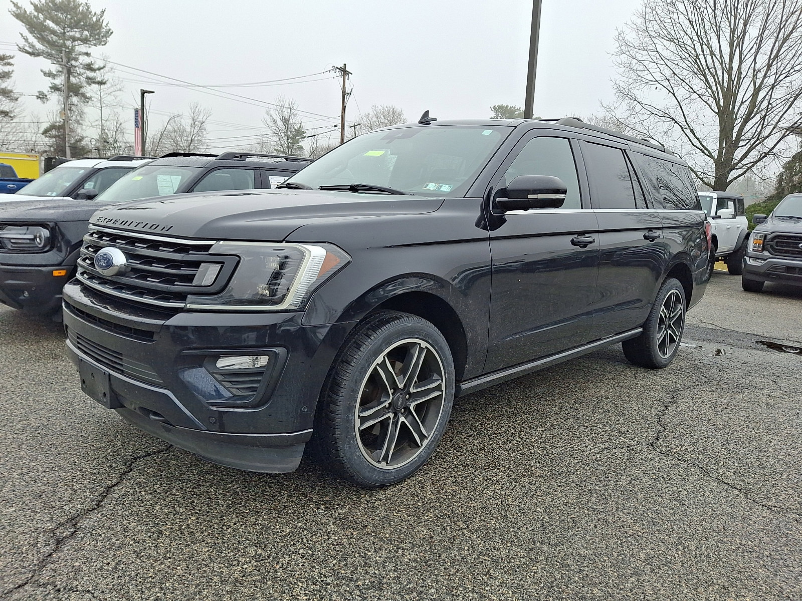 Certified 2019 Ford Expedition Max Limited w/ Equipment Group 303A image 3