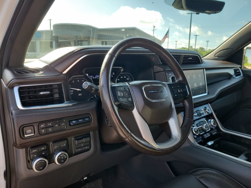 Used 2021 GMC Yukon XL Denali w/ Denali Ultimate Package AWD/4WD image 23