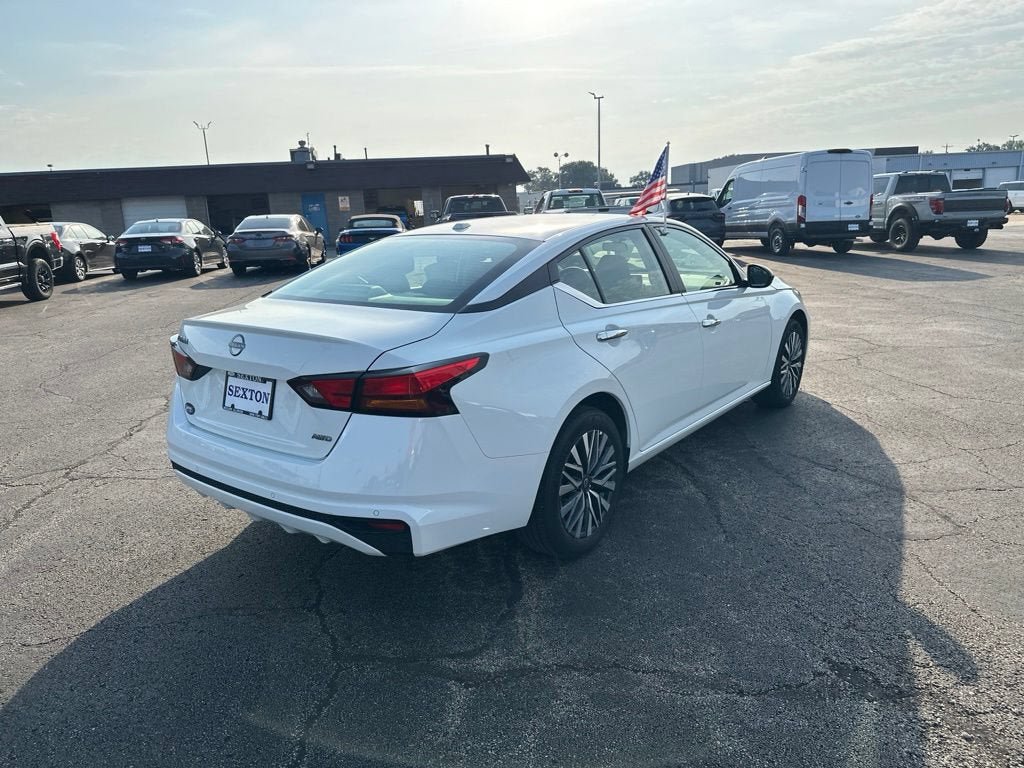 Used 2025 Nissan Altima 2.5 SV AWD/4WD image 5