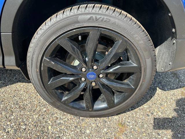 Certified 2017 Ford Escape Titanium w/ Canadian Touring Package image 12