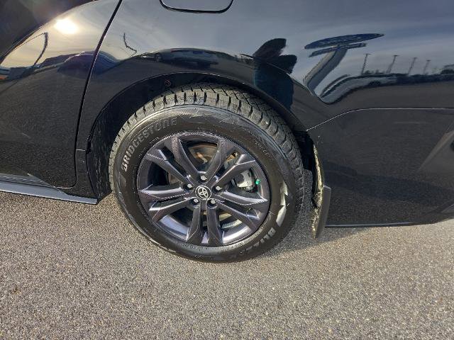 Used 2024 Toyota Sienna XSE AWD/4WD image 9