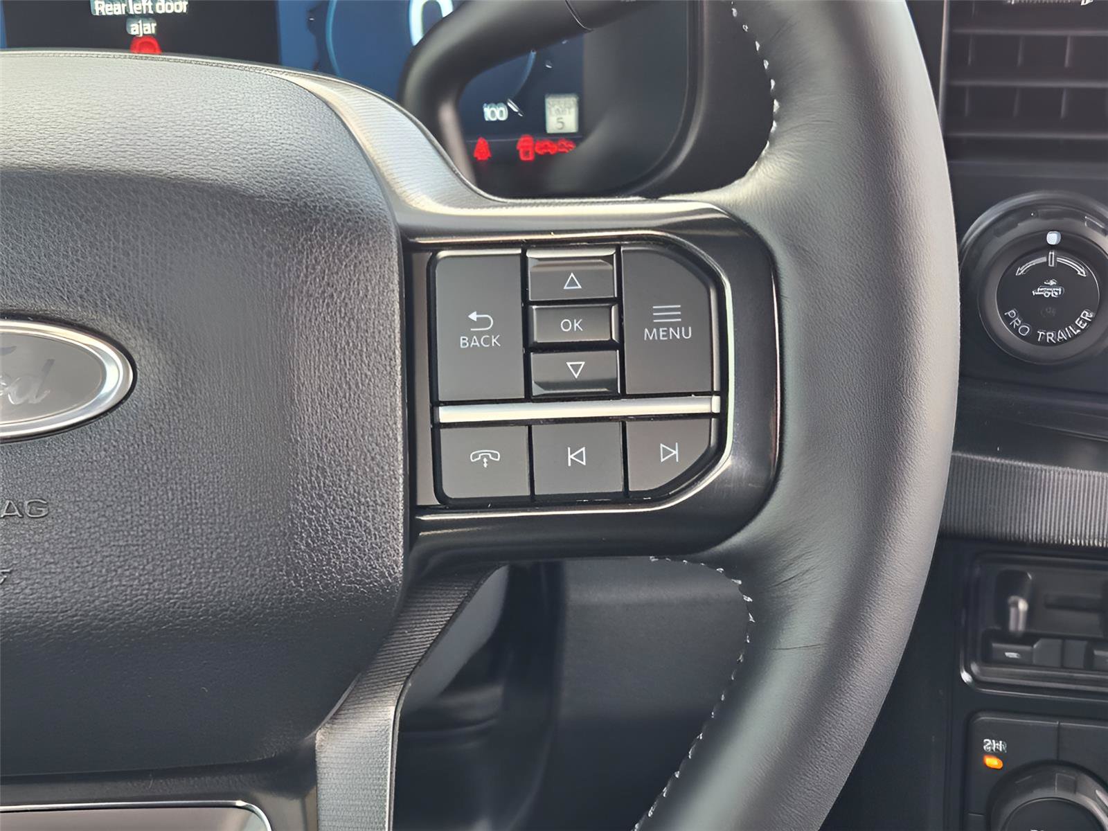 Certified 2025 Ford F250 Platinum w/ FX4 Off-Road Package AWD/4WD image 29