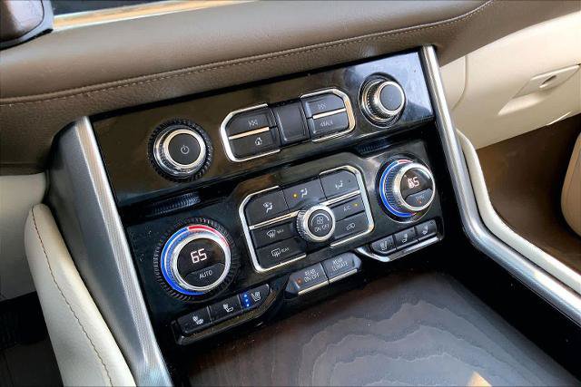 Used 2022 GMC Yukon XL Denali w/ Denali Premium Package RWD image 32