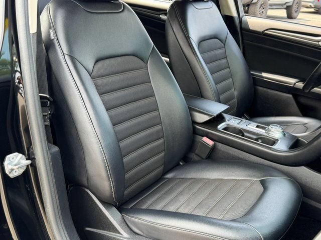 Certified 2018 Ford Fusion SE w/ Equipment Group 601A FWD image 32