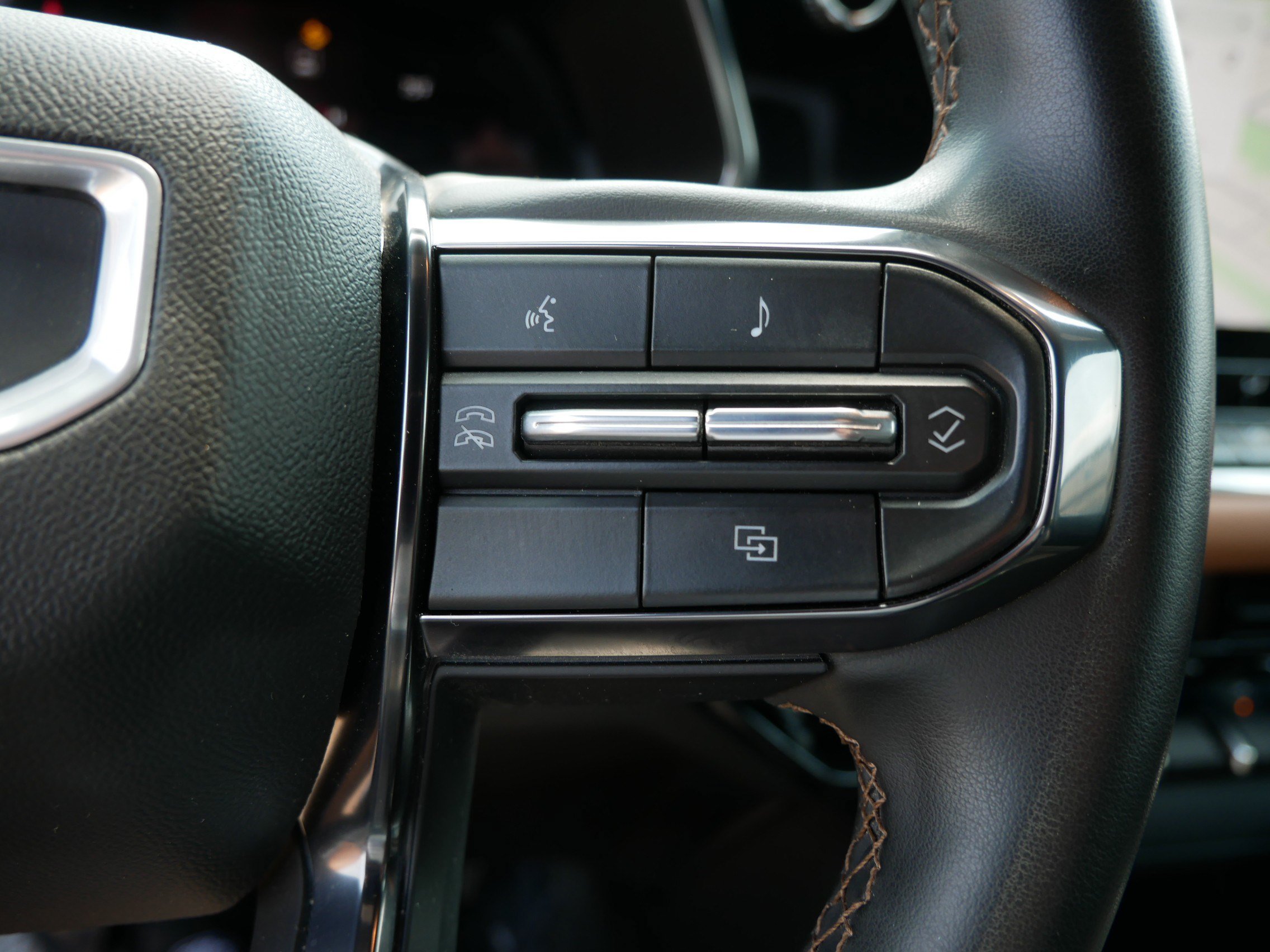 Used 2023 GMC Canyon AT4 w/ Canyon Safety Plus Package AWD/4WD image 29