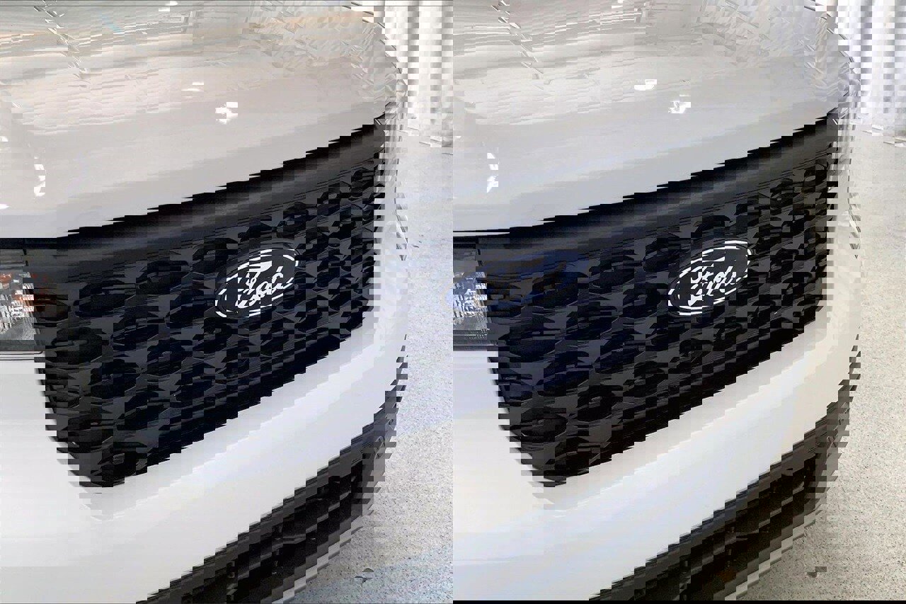 Certified 2025 Ford Maverick XLT w/ Equipment Group 302A image 31