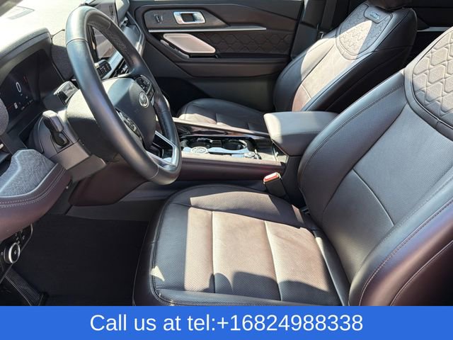 Certified 2025 Ford Explorer Platinum w/ LUX Leather Package image 23