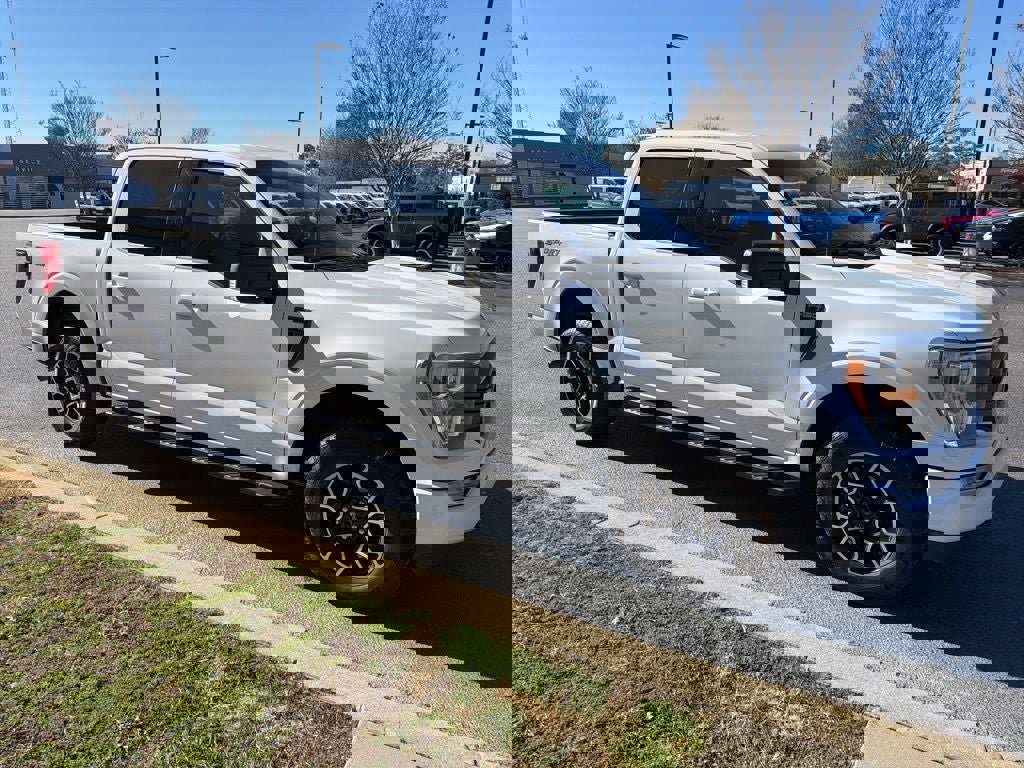 Certified 2022 Ford F150 XLT w/ Equipment Group 302A High image 3