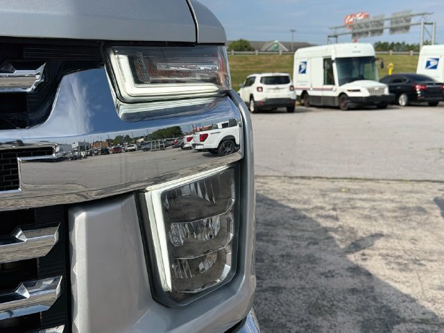 Used 2022 Chevrolet Silverado 2500 LTZ AWD/4WD image 9
