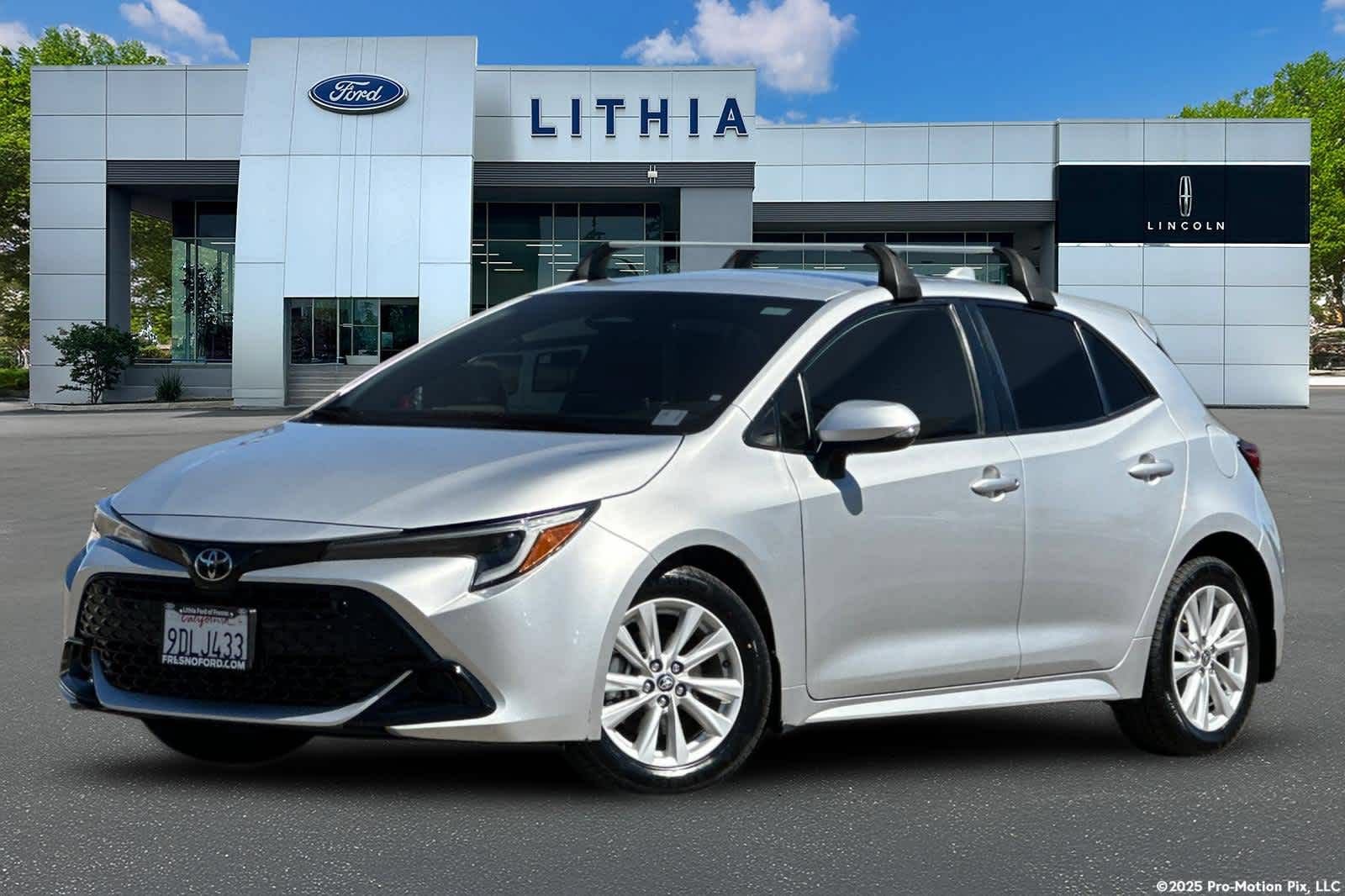 Used 2023 Toyota Corolla SE FWD image 1
