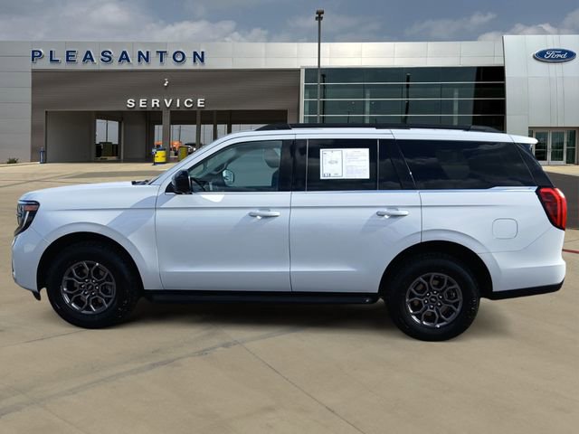 Certified 2025 Ford Expedition Active AWD/4WD image 2