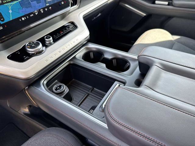 Certified 2025 Ford Expedition Active image 28