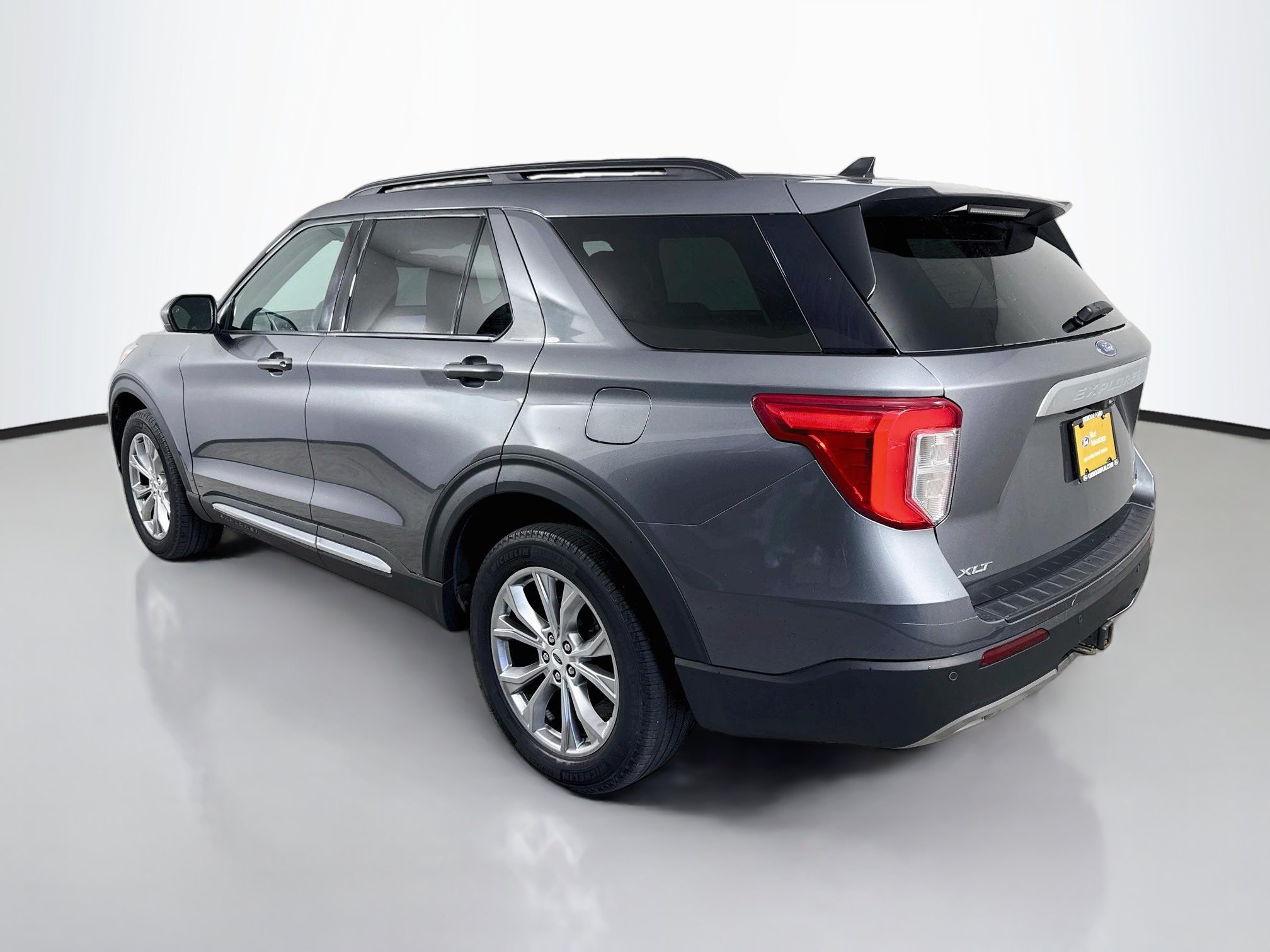 Certified 2023 Ford Explorer XLT w/ Equipment Group 202A AWD/4WD image 10