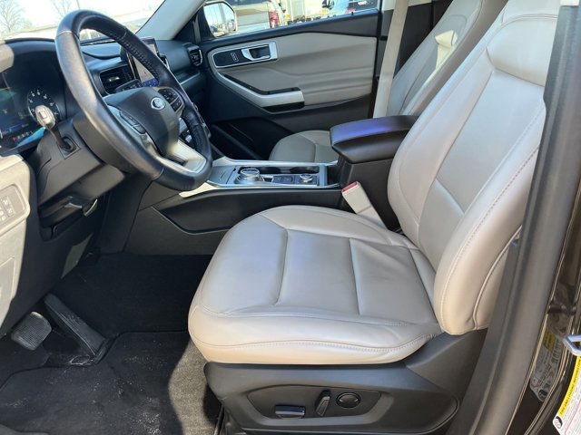 Certified 2021 Ford Explorer XLT w/ Equipment Group 202A image 10