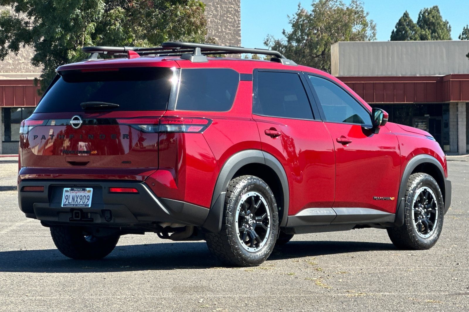 Used 2024 Nissan Pathfinder Rock Creek AWD/4WD image 3