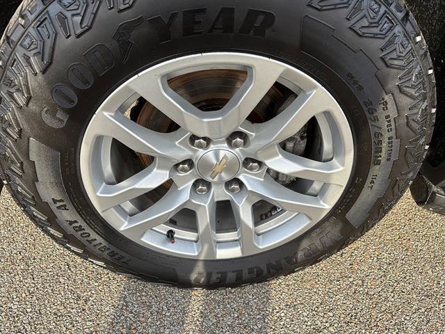 Used 2021 Chevrolet Suburban LS image 9